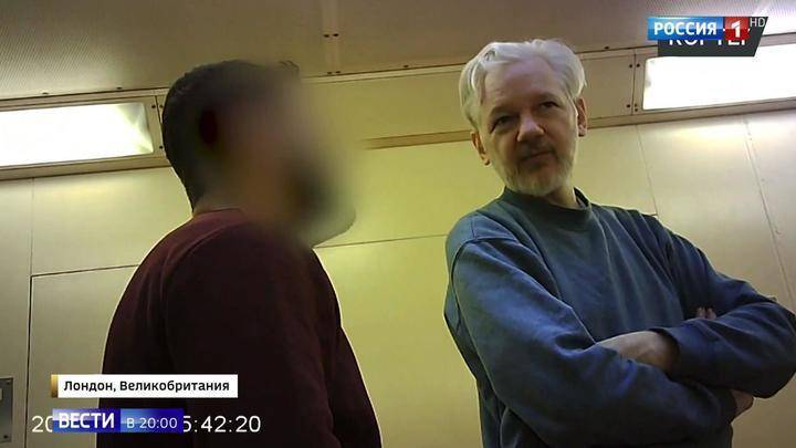 Джулиан Ассанж - Побритый и коммуникабельный: появилось первое видео Ассанжа в тюрьме - vesti.ru - США - Англия - Лондон - Эквадор
