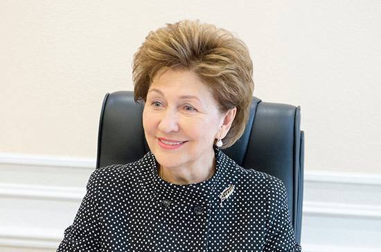 Валентина Матвиенко - Галина Карелова - Карелова: взаимодействие государства, общества и бизнеса помогло решить многие проблемы детей - pnp.ru