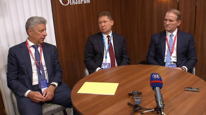 Виктор Медведчук - Юрий Бойко - Алексей Миллер - "Газпром" готов продавать Украине газ со скидкой - дело за Киевом - vesti.ru - Россия - Украина - Киев - Санкт-Петербург