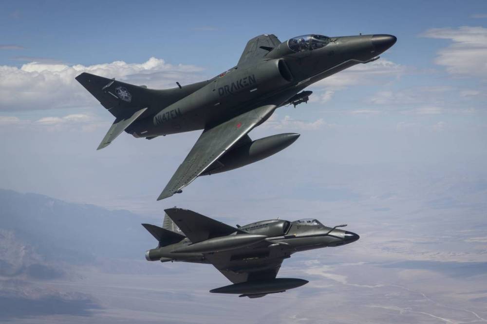 Американская авиация разваливается на лету: военный самолет A-4 потерял панель над Лас-Вегасом - news-front.info - США - Техас - Вегас