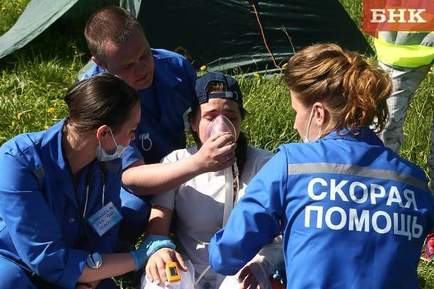 Виктор Бобыря - В Коми на трассе «Вятка» скорая, МЧС и ГИБДД «спасали» туристов из огня - bnkomi.ru - респ. Коми - Сыктывкар