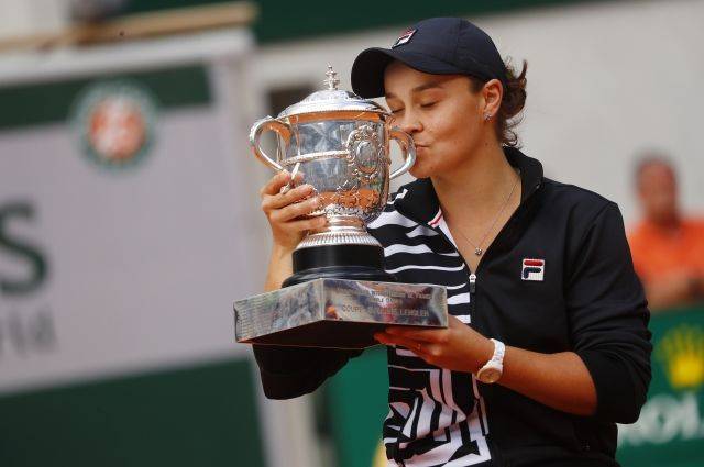 Рафаэль Надаль - Эшли Барти - Тим Доминик - Маркета Вондроушова - Roland Garros - Австралийская теннисистка Барти одержала победу в финале Roland Garros - aif.ru - Россия - Австралия - Франция