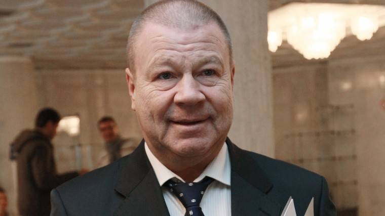 Звезда «Улицы разбитых фонарей» рассказал, как ушел от&nbsp;жены к&nbsp;юной студентке - 5-tv.ru - Россия