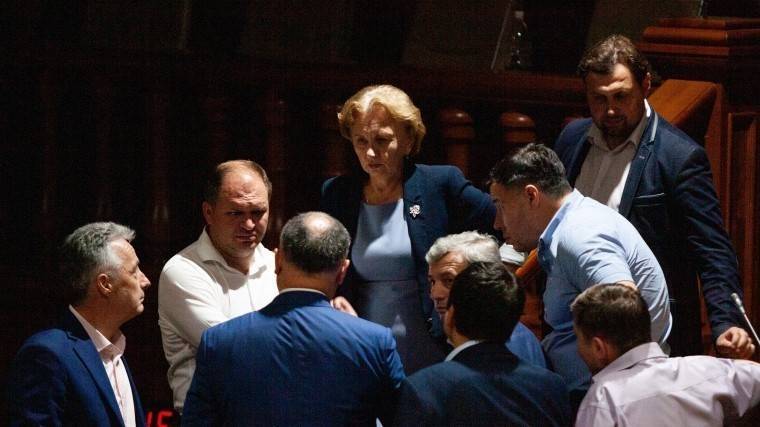 Парламент Молдавии констатировал, что страна захвачена - 5-tv.ru - Молдавия