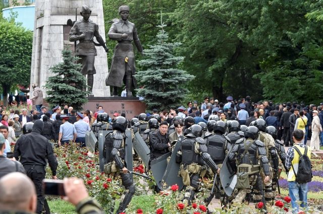 В Казахстане задержаны десятки участников несанкционированного митинга - aif.ru - Казахстан - Алма-Ата