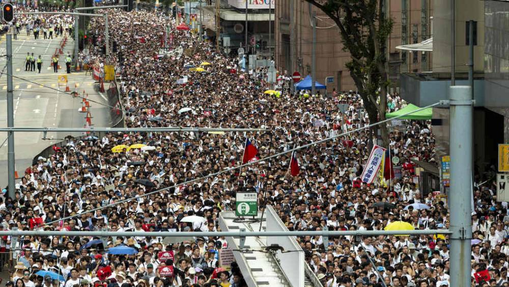 Выдачи в Китай никто не хочет: На акцию против закона об экстрадиции в Гонконге вышло рекордное число протестующих - tsargrad.tv - Китай - Гонконг - Гонконг