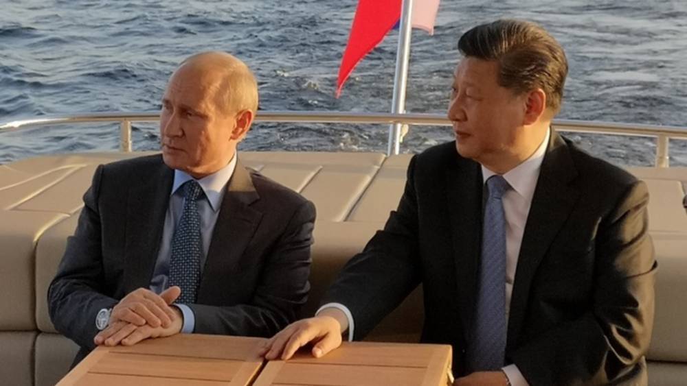 Владимир Путин - Дмитрий Песков - Си Цзиньпин - Белые ночи, не давшие выспаться Си и другие "изюминки" неформального общения лидеров России и Китая - tsargrad.tv - Москва - Россия - Китай - Санкт-Петербург