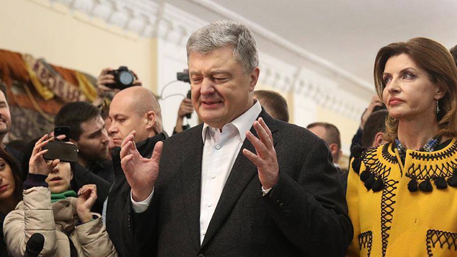 Владимир Зеленский - Петр Порошенко - Поражение Порошенко на выборах объяснили низкой активностью в соцсетях - iz.ru - Россия - Украина