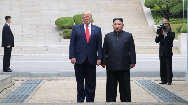 Дональд Трамп - Ким Ченын - Мун Чжэин - Трамп - Ким Чен Ын - Пхеньян назвал встречу Трампа и Ким Чен Ына исторической - polit.info - Южная Корея - США - КНДР - Корея