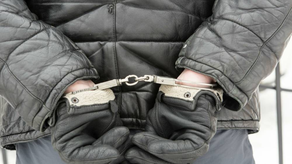 Виктор Медведчук - Вломились в дом ночью и не дали одеться: Украина встретила освобожденного в Донбассе военнопленного обвинениями в дезертирстве - tsargrad.tv - Украина - Киев - обл. Донецкая - ДНР - ЛНР