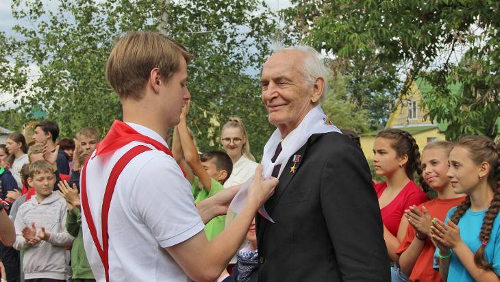 Василий Лановой - Василий Лановой посетил детский&nbsp;лагерь «Ровесник» под Брянском - bragazeta.ru - Украина