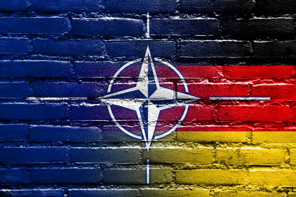 Ангела Меркель - Олаф Шольц - Германия планирует сократить военные расходы в ущерб США - news-front.info - США - Германия - Берлин - Ляйен