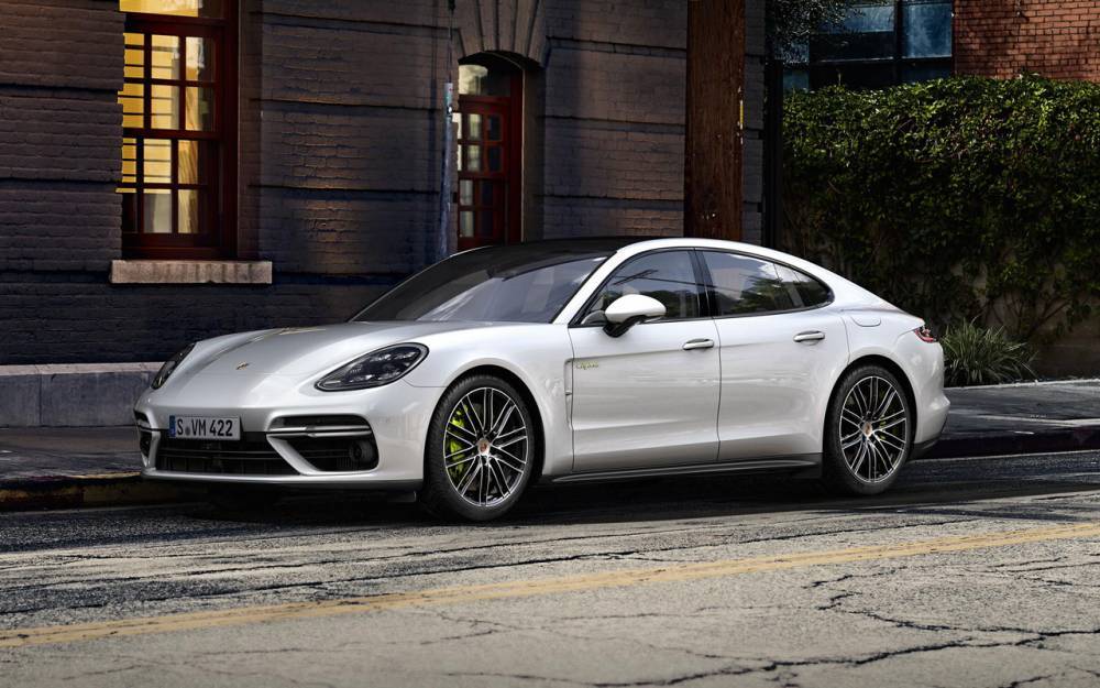 Porsche просит парковать Panamera подальше от&nbsp;всех&nbsp;— журнал За&nbsp;рулем - zr.ru - Россия
