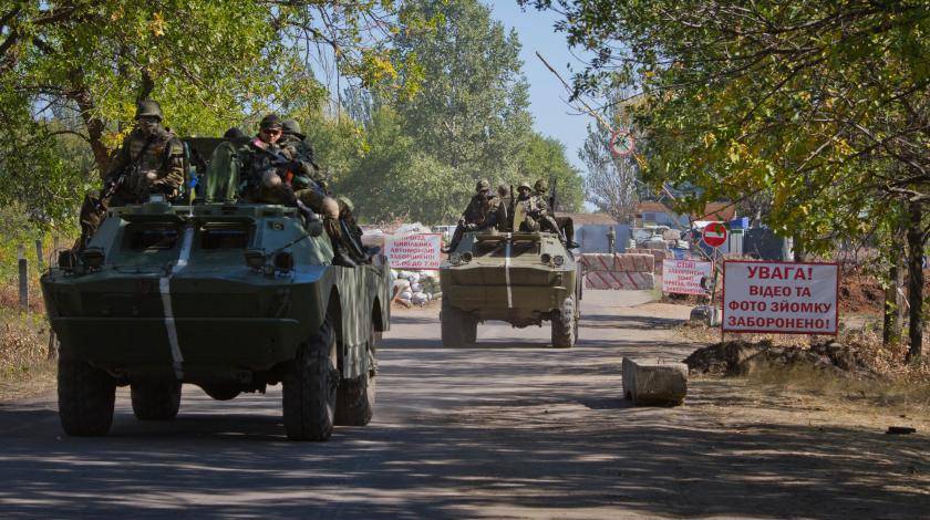 Владимир Зеленский - Эдуард Басурин - Донецк и Киев обвинили друг друга в провокации из-за подрыва санитарного автомобиля - utro.ru - США - Украина - Киев - ДНР - Донецк - Канада