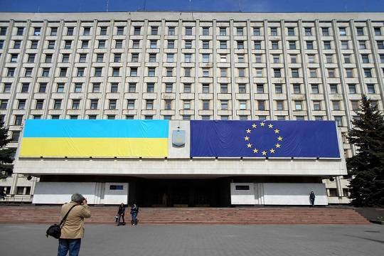 Петр Порошенко - Владимир Гройсман - Иванна Климпуш-Цинцадзе - Гройсман прокомментировал ситуацию с недопуском вице-премьера на саммит с ЕС - versia.ru - Украина