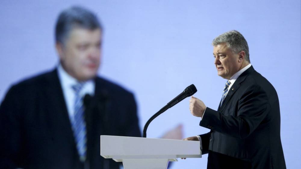 Владимир Зеленский - Петр Порошенко - Андрей Богдан - Порошенко уверен, что русский язык угрожает нацбезопасности Украины - riafan.ru - Россия - Украина - Киев - обл. Донецкая - Донецк - Донбасс - Луганск