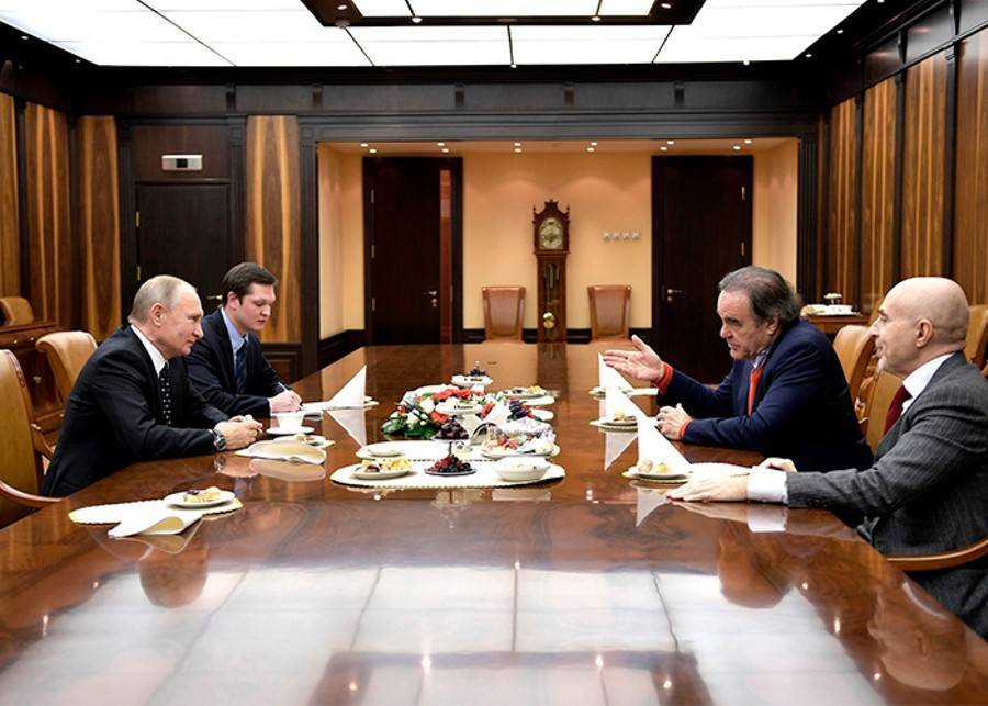 Дональд Трамп - Владимир Путин - Петр Порошенко - Оливер Стоун - Оливер Стоун взял интервью у Путина об Украине - m24.ru - Россия - США - Украина