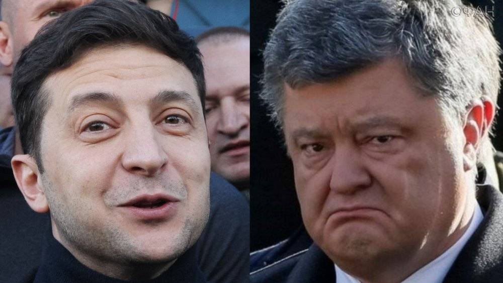 Владимир Зеленский - Петр Порошенко - Порошенко раскритиковал Зеленского за отмену военного парада - riafan.ru - Украина - Киев