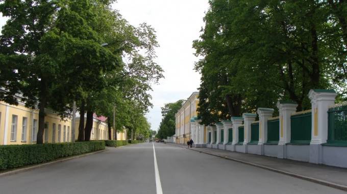 В Петергофе из-за Дня города ограничат движение транспорта - piter.tv - Санкт-Петербург