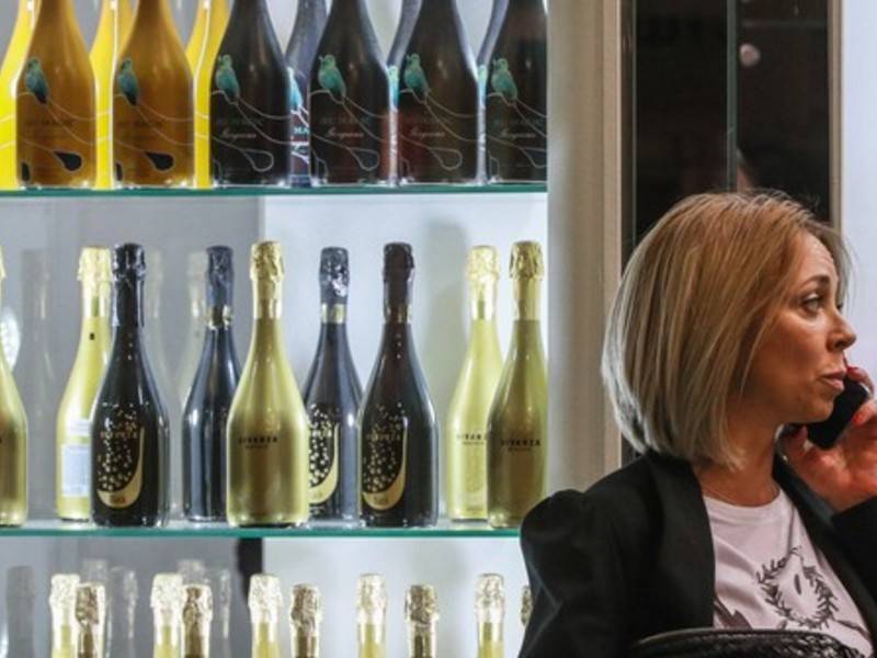 Леонид Попович - Правительство внесло в Госдуму законопроект о новых акцизах на вино - news.ru - Россия