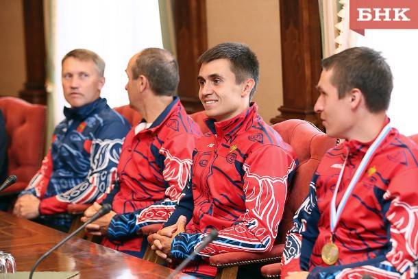 Виктор Бобыря - В Коми чествовали республиканскую сборную по пожарно-спасательному спорту - bnkomi.ru - Россия - Санкт-Петербург - респ. Коми