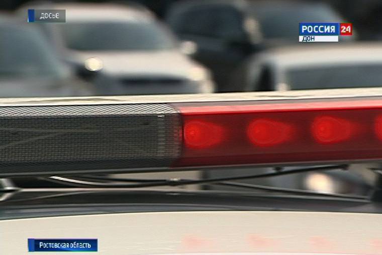 В Зернограде на Краснопольского в ДТП пострадали четверо полицейских - dontr.ru - Зерноград