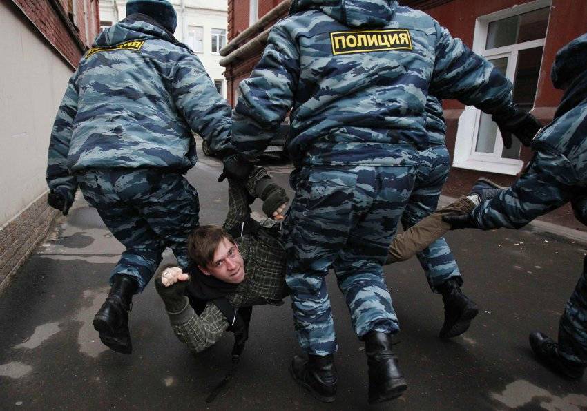 Смолянин получил «срок» за призывы к экстремизму в соцсети - readovka.ru - Смоленск