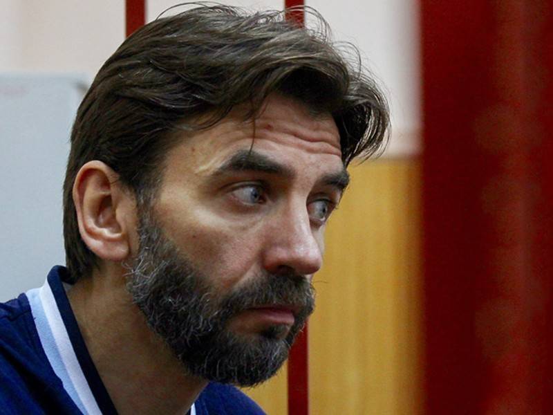 Михаил Абызов - Защита Абызова узнала об аресте €122 млн на его банковских счетах из прессы - news.ru - Москва - Московская обл.