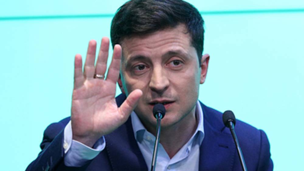 Владимир Зеленский - Зеленский выгнал чиновника-разбойника, использовав два языка и русское "Господи" - видео - tsargrad.tv - Украина - Борисполь