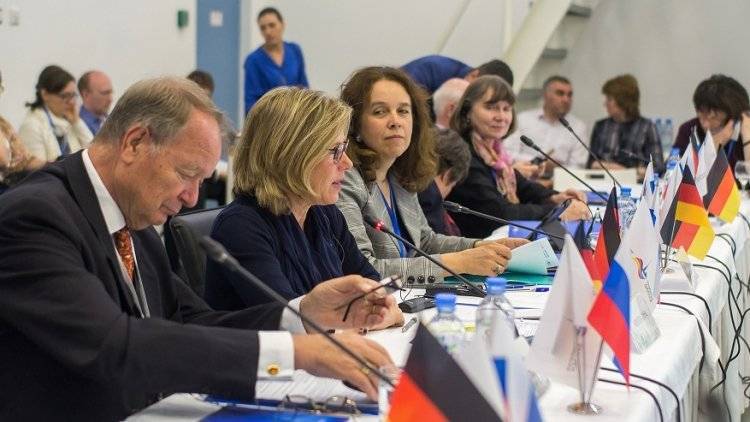 Отмену виз для молодых россиян обсудят в Бонне на «Петербургском диалоге» - polit.info - Россия - Германия - Визы