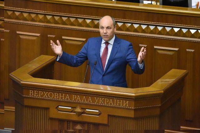 Владимир Зеленский - Андрей Парубий - Ирина Геращенко - Спикер Рады призвал провести парад в Киеве в День независимости - aif.ru - Украина - Киев