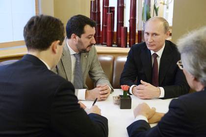 Дональд Трамп - Владимир Путин - Маттео Сальвини - Марин Ле-Пен - Виктор Орбан - Россию заподозрили в попытке финансирования «европейского Трампа» - lenta.ru - Москва - Россия - США - Крым - Италия - Франция - Венгрия - Брюссель