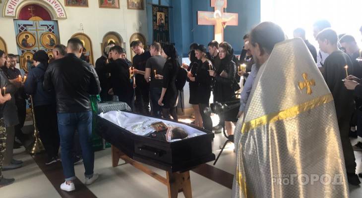 В Чебоксарах проводили в последний путь погибшего мотоциклиста - pg21.ru - Казахстан - респ. Чувашия