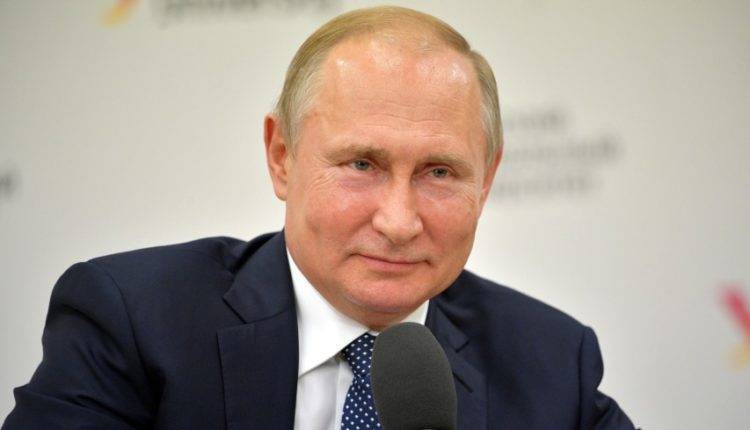 Владимир Путин - Путин поддержал идею студентов УрФУ организовать «Всероссийскую ночь карьеры» - newtvnews.ru - Россия - Екатеринбург - Уральск