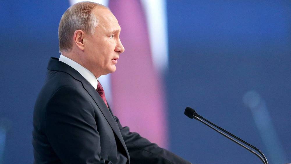 Владимир Путин - Путин отметил позитивные тенденции в экономике России - riafan.ru - Москва - Россия - Германия - Индонезия