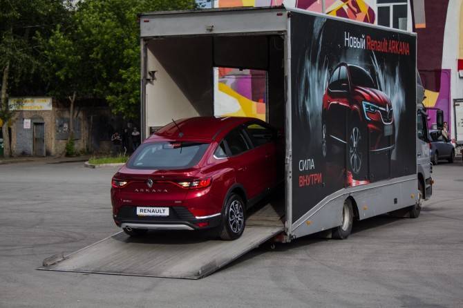 Новый кроссовер Renault Arkana могут доставить клиентам на дом - autostat.ru - Москва - Россия - Санкт-Петербург - Екатеринбург - Московская обл. - Красноярск - Калининград - Тамбов - Краснотурьинск