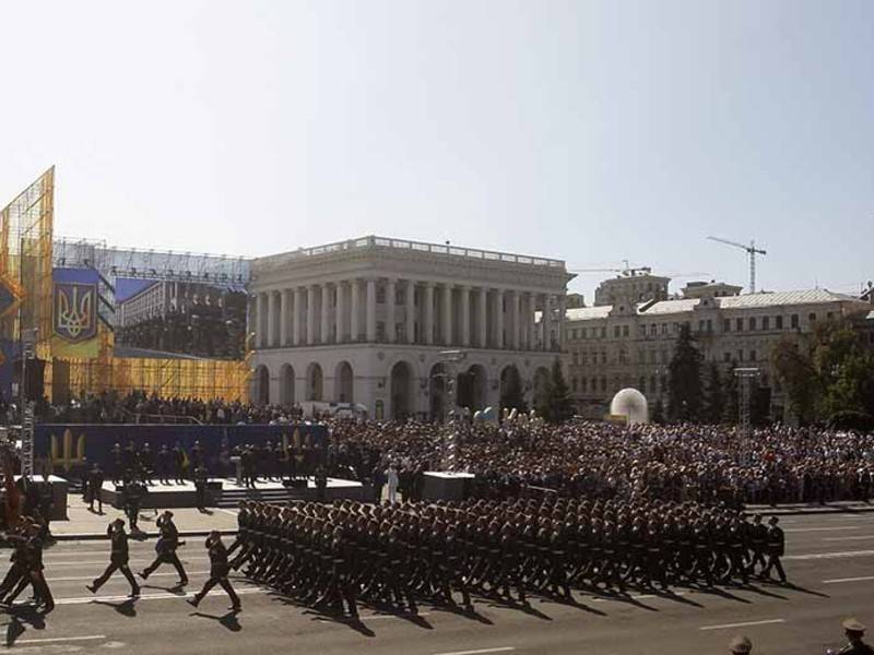 Владимир Зеленский - Гройсман поручил найти деньги на военный парад - news.ru - Украина - Киев