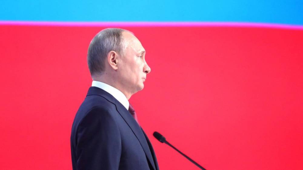 Владимир Путин - Петр Порошенко - Виктор Медведчук - Оливер Стоун - В Италии объяснили, почему интервью Стоуна с Путиным стало новостью для мира - riafan.ru - Москва - Россия - Украина