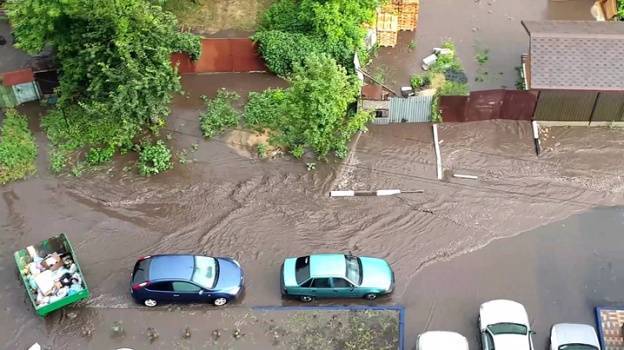 В Воронеже после дождя смыло улицу: горожане поделились видео потопа – Новости Воронежа и Воронежской области – Вести Воронеж - vestivrn.ru - Воронеж