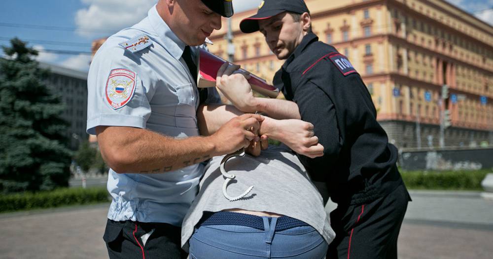 Смолянин украл у себя 2 года жизни ловким движением языка - readovka.ru - Россия - Смоленск