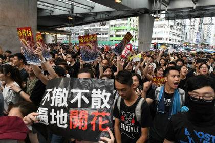 Кэрри Лам - Глава Гонконга признала победу протестующих - lenta.ru - Китай - Англия - Гонконг - Гонконг - Тайвань - Макао
