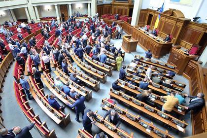 Владимир Зеленский - Петр Порошенко - Святослав Вакарчук - Юлий Тимошенко - Каждый пятый кандидат в Раду оказался безработным - lenta.ru - Украина