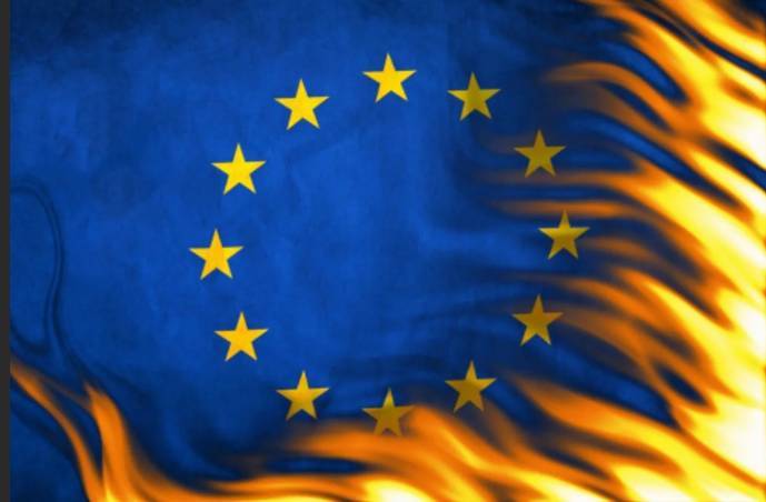 Никита Потураев - У Зеленского грозят Европе уничтожением за принуждение Украины к миру - politnavigator.net - Россия - Украина - Минск - Босния и Герцеговина