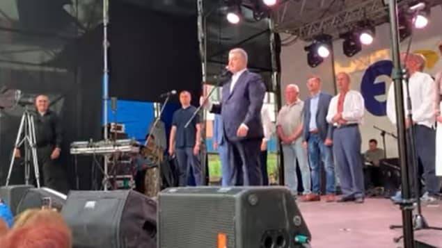 Петр Порошенко - "Тамаду заказывали?": Порошенко назвали клоуном за попытки "раскачать" толпу - nur.kz - Украина