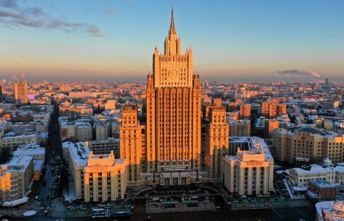 Владимир Путин - В МИД РФ готовы продолжить работу над отменой виз для граждан Грузии, но только после прекращения русофобии и нормализации ситуации - news-front.info - Россия - Грузия - Тбилиси