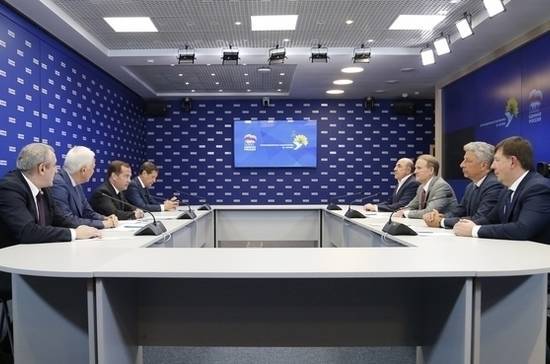 Дмитрий Медведев - Виктор Медведчук - Юрий Бойко - Медведев предложил два решения проблемы транзита российского газа через Украину - pnp.ru - Россия - Украина - Киев