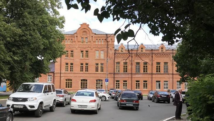 В Брянске из скандала вырос роскошный замок 1901 года постройки - bragazeta.ru - Брянск