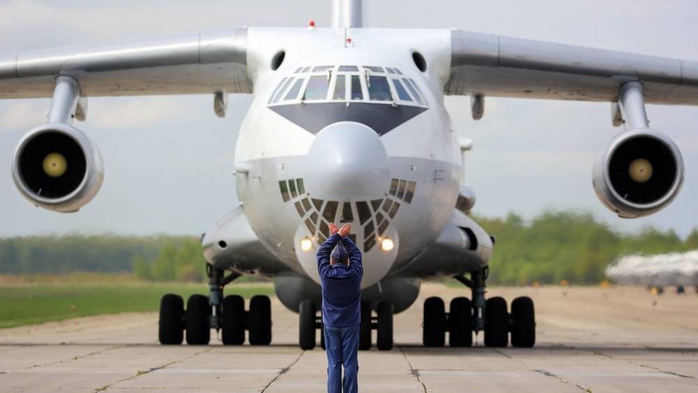 Спецборт МЧС спас из зоны вооруженного конфликта в Ираке 33 детей из России - tsargrad.tv - Москва - Россия - Ирак
