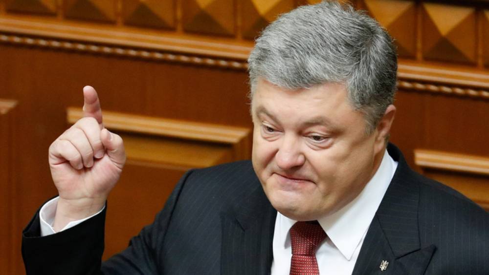Петр Порошенко - Ганьба! Разъяренные жители Закарпатья не пустили Порошенко провести предвыборный митинг - news-front.info