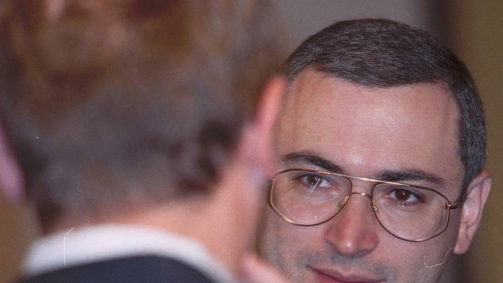 Владимир Путин - Михаил Ходорковский - "Ба, какие люди". Ходорковский вместе с троллями нашел подставных у Путина, но компания тут же попалась - tsargrad.tv - Россия - Екатеринбург